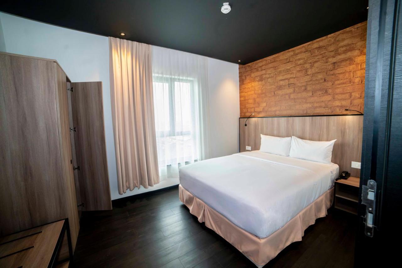 Onomo Hotel Дуала Екстер'єр фото