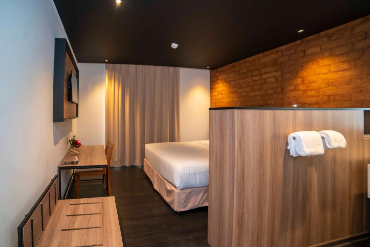 Onomo Hotel Дуала Екстер'єр фото